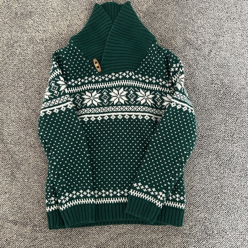 Toddler Tahari winter sweater. Size 4T